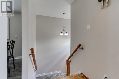 7431 SIGSBEE DRIVE Mississauga (Malton) Ontario photo 4