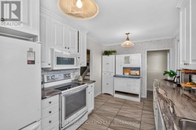 413 CORNELL DRIVE Midland Ontario photo 5