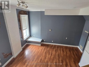 207 - 54 KING STREET E Clarington (Bowmanville) Ontario photo 3