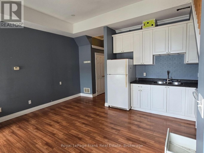 207 - 54 KING STREET E, Clarington (Bowmanville), Ontario, L1C1N3