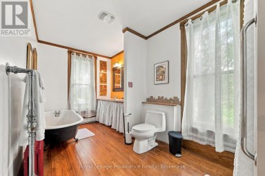 228 COUNTY RD 29 Prince Edward County (Ameliasburg Ward) Ontario photo 14