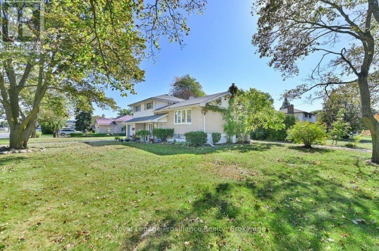 145 LELAND DRIVE, Belleville (Belleville Ward), Ontario, K8P1G9