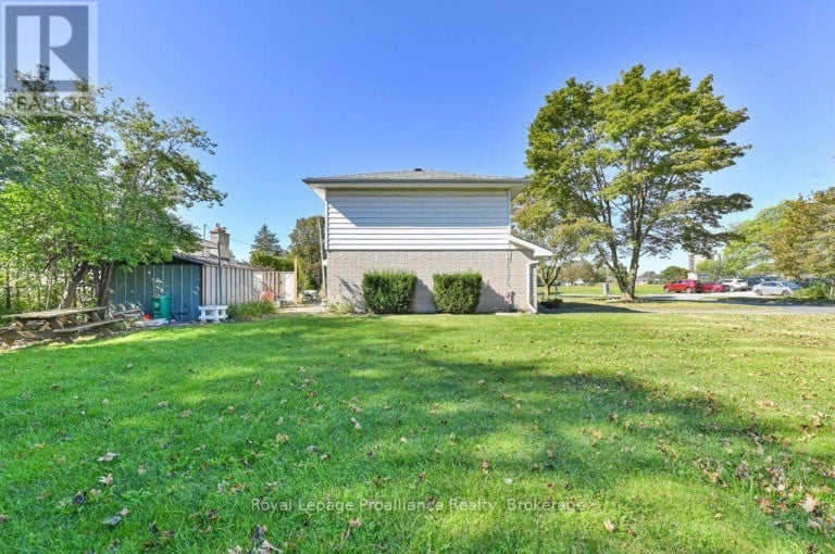 145 LELAND DRIVE, Belleville (Belleville Ward), Ontario, K8P1G9