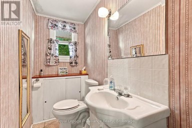 30 MAYNE LANE Prince Edward County (Hallowell Ward) Ontario photo 13