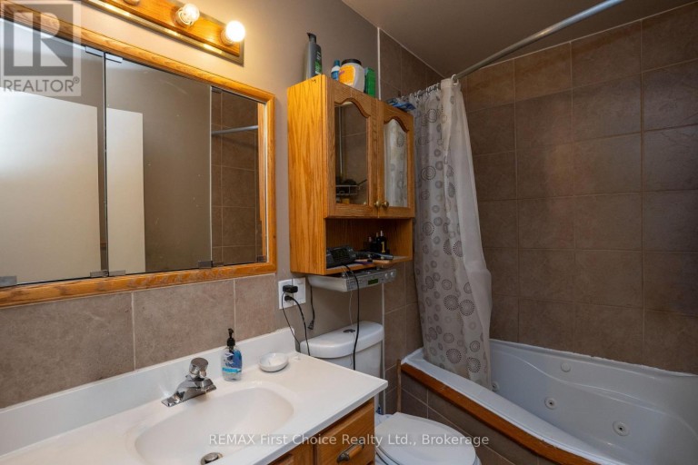 467 JAMES STREET N, Thunder Bay (Northwood Park), Ontario, P7C4T3