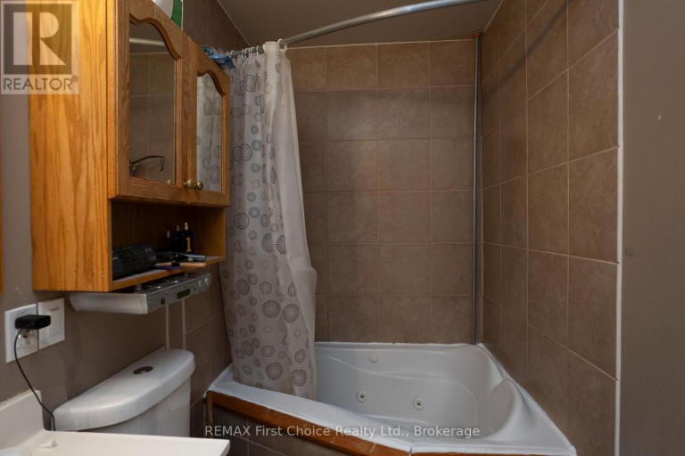 467 JAMES STREET N, Thunder Bay (Northwood Park), Ontario, P7C4T3
