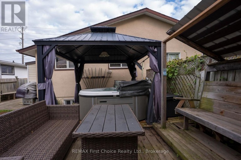 467 JAMES STREET N, Thunder Bay (Northwood Park), Ontario, P7C4T3