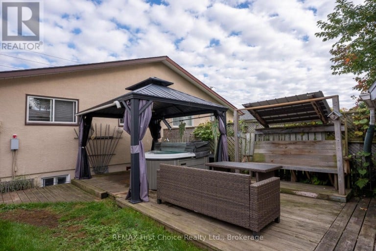 467 JAMES STREET N, Thunder Bay (Northwood Park), Ontario, P7C4T3
