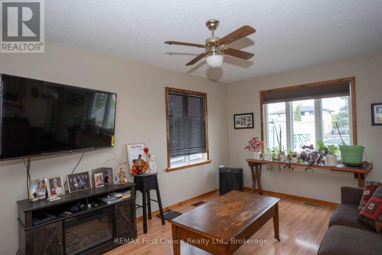 467 JAMES STREET N, Thunder Bay (Northwood Park), Ontario, P7C4T3