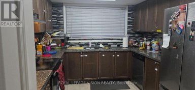 358 - 2392 CHEVRON PRINCE PATH Oshawa (Windfields) Ontario photo 2