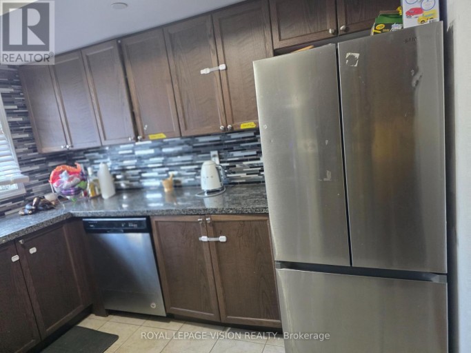358 - 2392 CHEVRON PRINCE PATH, Oshawa (Windfields), Ontario, L1L0L1