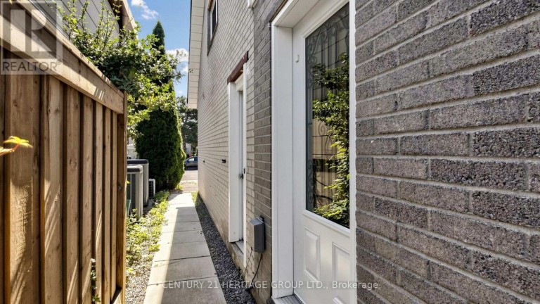 70 ROYAL ORCHARD BOULEVARD, Markham (Royal Orchard), Ontario, L3T3C5