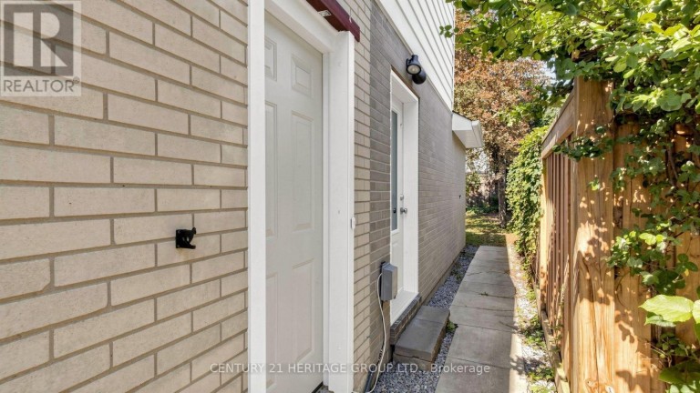 70 ROYAL ORCHARD BOULEVARD, Markham (Royal Orchard), Ontario, L3T3C5