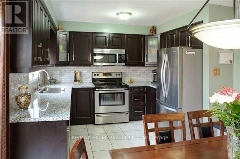 95 BUNCHBERRY WAY, Brampton (Sandringham-Wellington), Ontario, L6R2E8