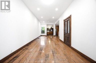 MAIN - 37 NOBLE STREET Toronto (Roncesvalles) Ontario photo 10