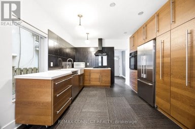 MAIN - 37 NOBLE STREET Toronto (Roncesvalles) Ontario photo 12