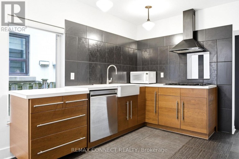MAIN - 37 NOBLE STREET, Toronto (Roncesvalles), Ontario, M6K2C7