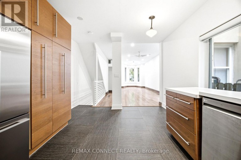 MAIN - 37 NOBLE STREET, Toronto (Roncesvalles), Ontario, M6K2C7