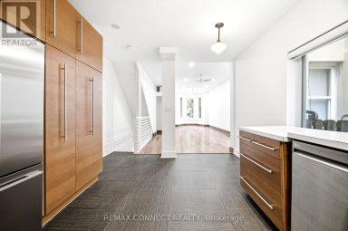 MAIN - 37 NOBLE STREET Toronto (Roncesvalles) Ontario photo 14