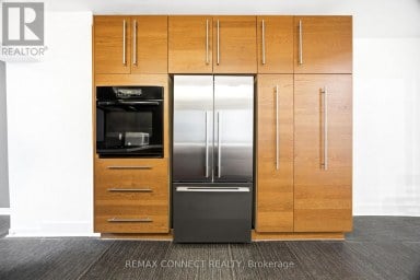 MAIN - 37 NOBLE STREET Toronto (Roncesvalles) Ontario photo 16