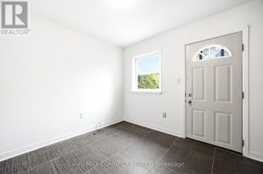 MAIN - 37 NOBLE STREET Toronto (Roncesvalles) Ontario photo 18