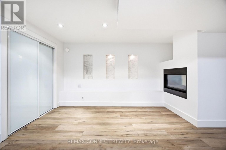 MAIN - 37 NOBLE STREET, Toronto (Roncesvalles), Ontario, M6K2C7