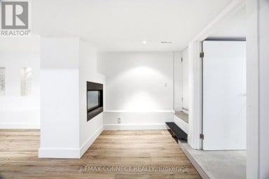 MAIN - 37 NOBLE STREET Toronto (Roncesvalles) Ontario photo 27