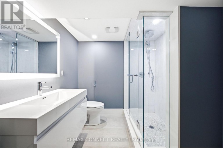 MAIN - 37 NOBLE STREET, Toronto (Roncesvalles), Ontario, M6K2C7