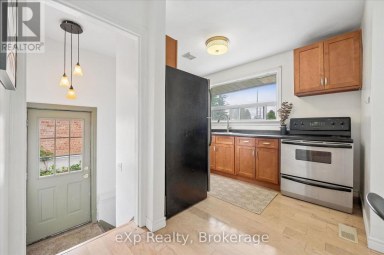 79 DUMBARTON STREET Guelph (Riverside Park) Ontario photo 11