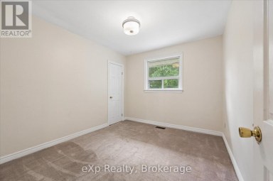 79 DUMBARTON STREET Guelph (Riverside Park) Ontario photo 20