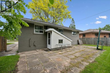 79 DUMBARTON STREET Guelph (Riverside Park) Ontario photo 35