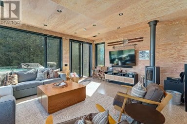 537373 12TH LINE Meaford Ontario photo 11