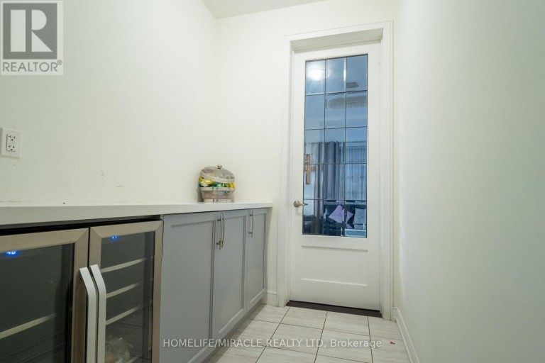 23 HENDRICKS CRESCENT, Brampton (Fletcher's West), Ontario, L6Y4L2
