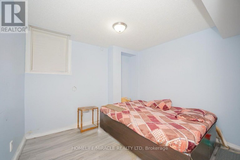 23 HENDRICKS CRESCENT, Brampton (Fletcher's West), Ontario, L6Y4L2