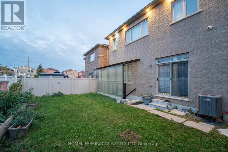 23 HENDRICKS CRESCENT, Brampton (Fletcher's West), Ontario, L6Y4L2