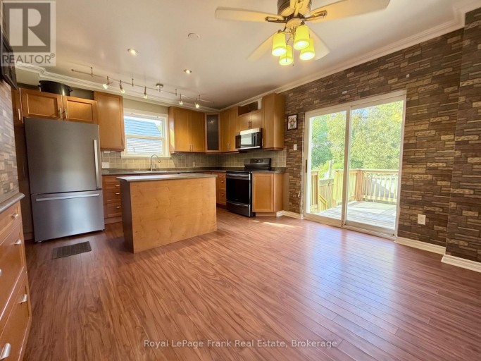 672 ROMAINE STREET, Peterborough (Otonabee Ward 1), Ontario, K9J2E4