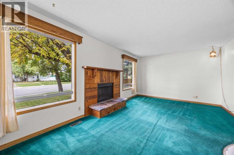 6419B 33 Avenue NW, Calgary, Alberta, T3B1K9