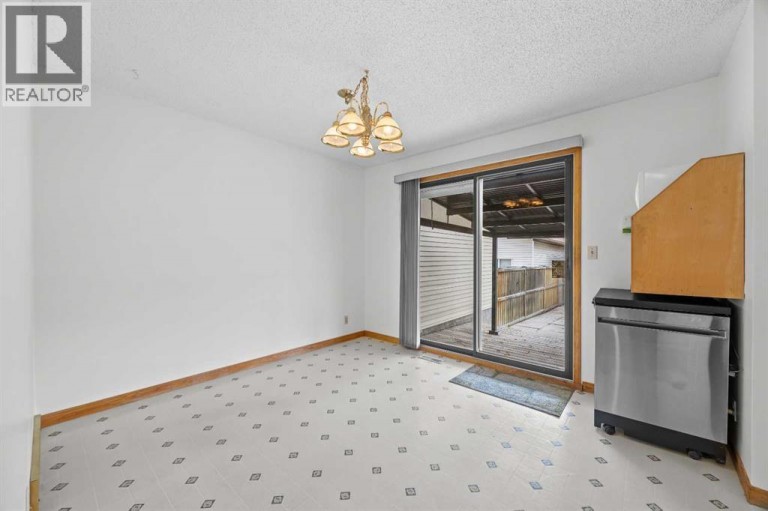6419B 33 Avenue NW, Calgary, Alberta, T3B1K9