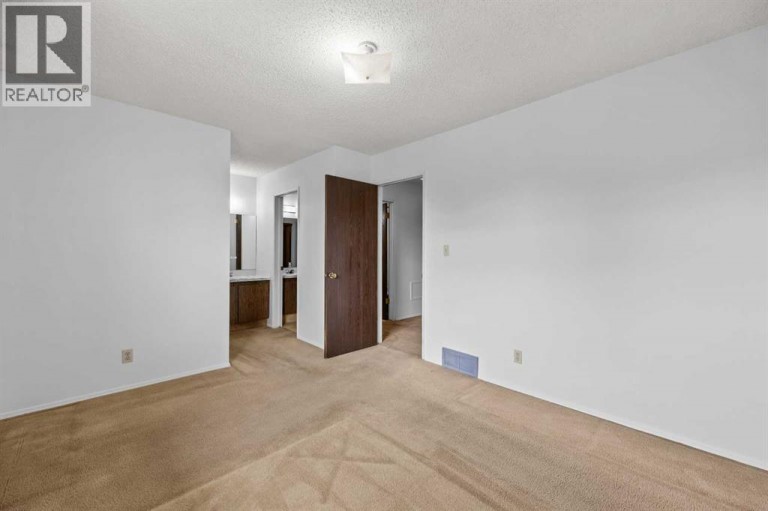 6419B 33 Avenue NW, Calgary, Alberta, T3B1K9