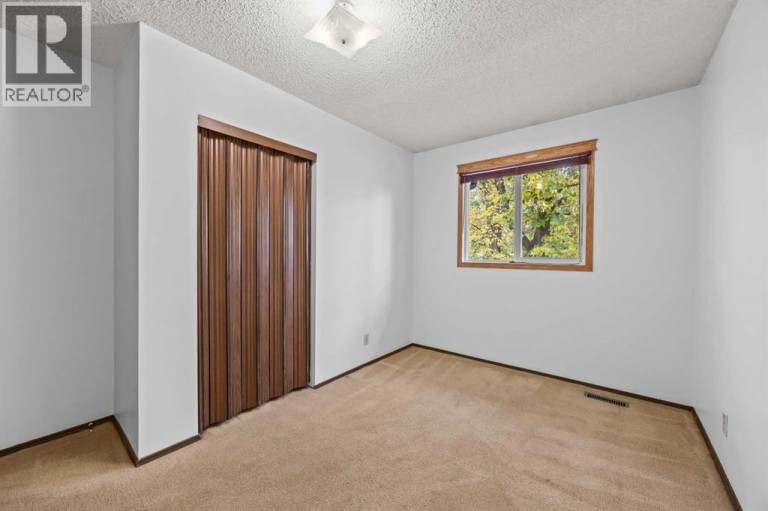 6419B 33 Avenue NW, Calgary, Alberta, T3B1K9