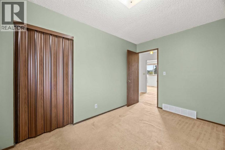 6419B 33 Avenue NW, Calgary, Alberta, T3B1K9