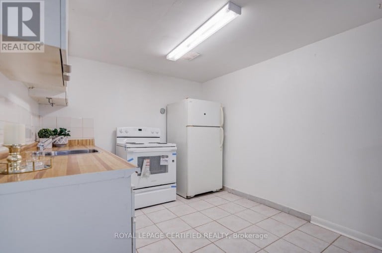 79 SAMSON CRESCENT, Toronto (Woburn), Ontario, M1G1N2