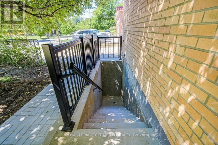 79 SAMSON CRESCENT, Toronto (Woburn), Ontario, M1G1N2