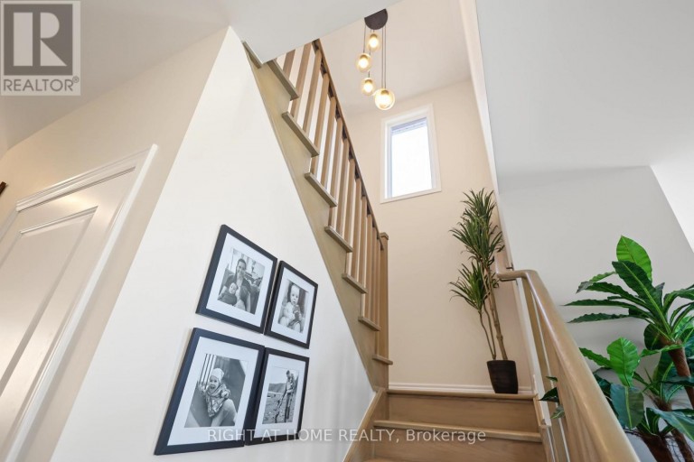 335 BUSATO DRIVE, Whitchurch-Stouffville (Stouffville), Ontario, L4A4V1