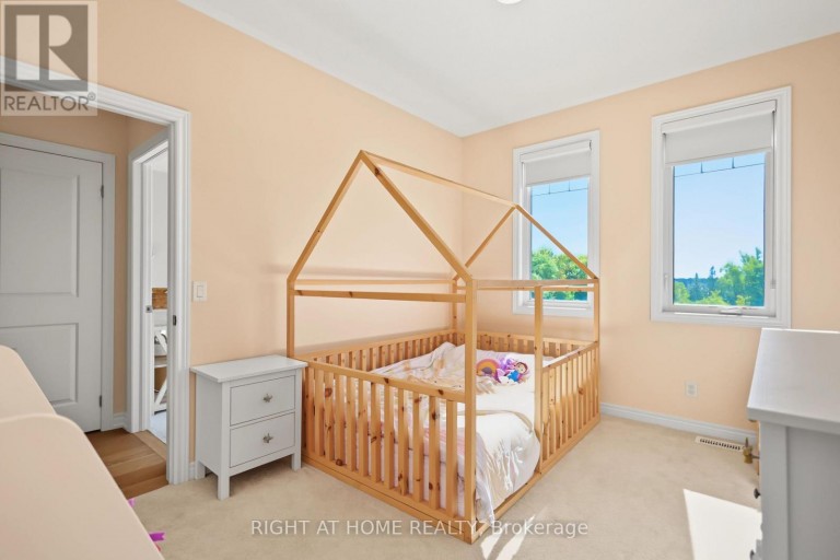 335 BUSATO DRIVE, Whitchurch-Stouffville (Stouffville), Ontario, L4A4V1