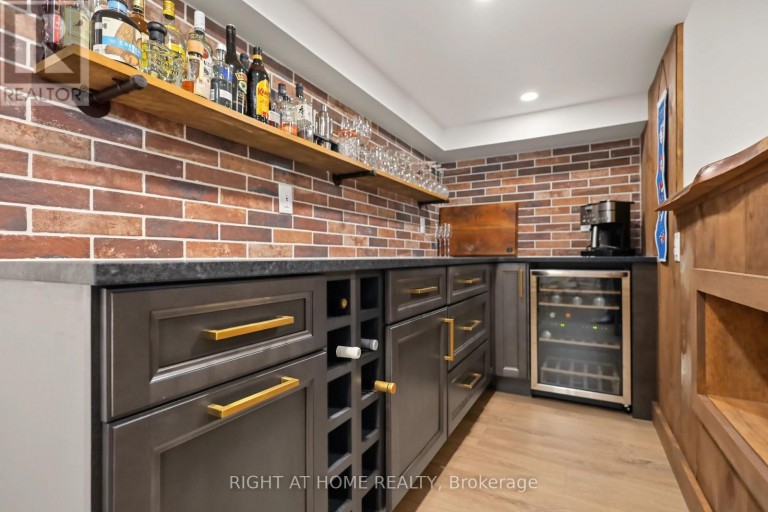 335 BUSATO DRIVE, Whitchurch-Stouffville (Stouffville), Ontario, L4A4V1