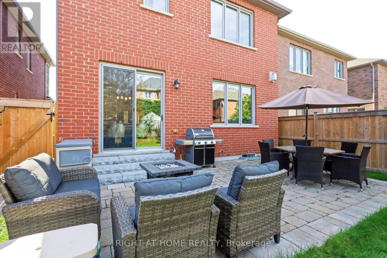 335 BUSATO DRIVE, Whitchurch-Stouffville (Stouffville), Ontario, L4A4V1