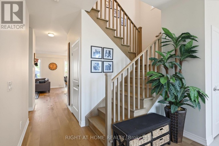 335 BUSATO DRIVE, Whitchurch-Stouffville (Stouffville), Ontario, L4A4V1
