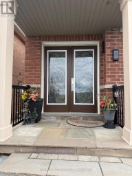 129 FOUR SEASONS CRESCENT East Gwillimbury Ontario photo 1