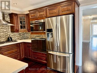 129 FOUR SEASONS CRESCENT East Gwillimbury Ontario photo 12